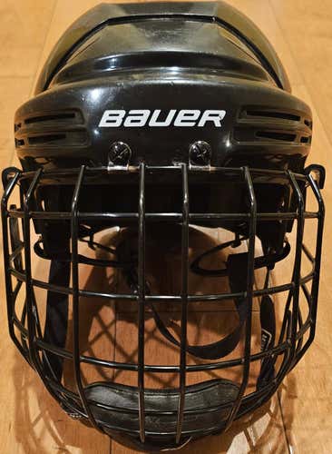 Senior Large Bauer 2100 Hockey Helmet with Nike Bauer FM 2500 L Full Face Mask Cage Combo (Used)