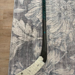 Senior Bauer Twitch Left Hand Hockey Stick P92 77 Flex