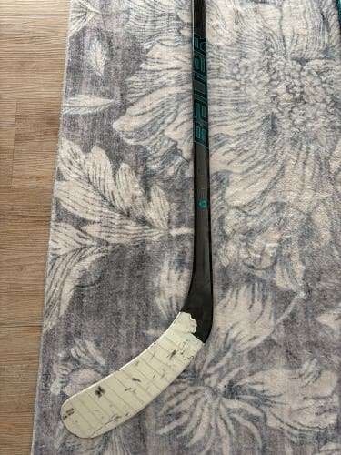 Senior Bauer Twitch Left Hand Hockey Stick P92 77 Flex