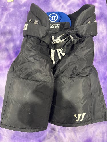 Black Senior XL Warrior Covert QRE 30 Hockey Pants (Used)