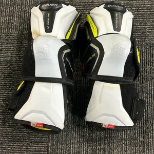 Used Junior Medium Bauer Vapor Hyperlite Elbow Pads