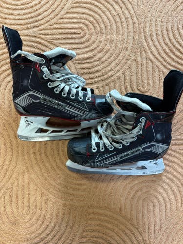 Intermediate Bauer Vapor X500 Hockey Skates Regular Width Size 5 (Used)