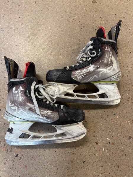 Senior Bauer Vapor Hyperlite Hockey Skates 9.5 (Used)