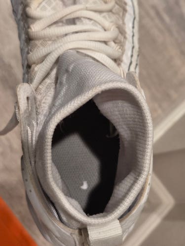 White Men's Size M 12.5 (W 13.5) Adult Nike High Top Turf Cleats (Used)