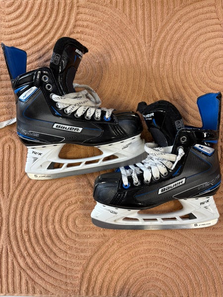 Intermediate Bauer Nexus N2700 Hockey Skates Regular Width 6 (Used)