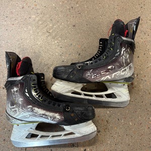 Senior Bauer Vapor Hyperlite Hockey Skates 7 (Used)