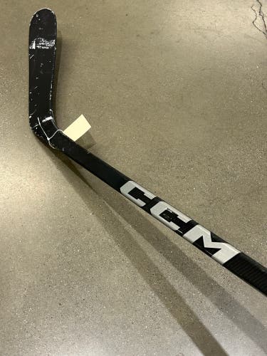 Used Junior CCM JetSpeed FT660 Right Handed Hockey Stick P29