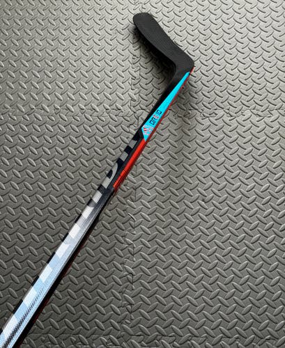 Warrior Covert QRE10 Pro Stock 90 flex Left Hand Hockey Stick Toe Pattern Pro Stock (New)