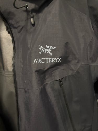 Black Women's Medium Arc'teryx Jacket (New)