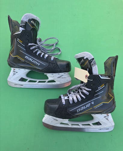 Intermediate Bauer Supreme M40 Hockey Skates Size 5