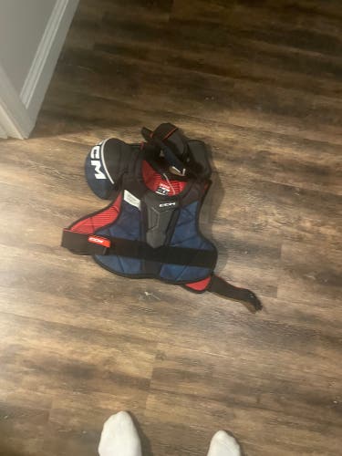 Small Senior CCM Next Shoulder Pads (Used)