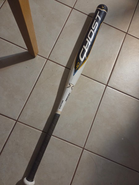 2022 Easton Ghost Composite Bat (-10) 23 oz 33" (Used)
