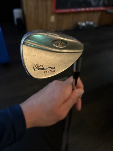 36.5 IN KING COBRA M/52 BlADE WEDGE GOLF CLUB 52 DEG EXCELL   R&D 825