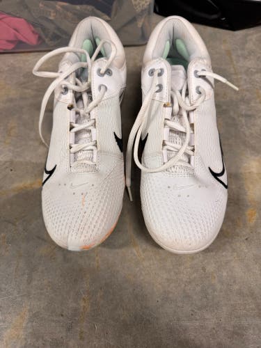 White Women's Size M 10.0 (W 11.0) Nike Hyperdiamond 4 Elite Low Top Metal (Used)