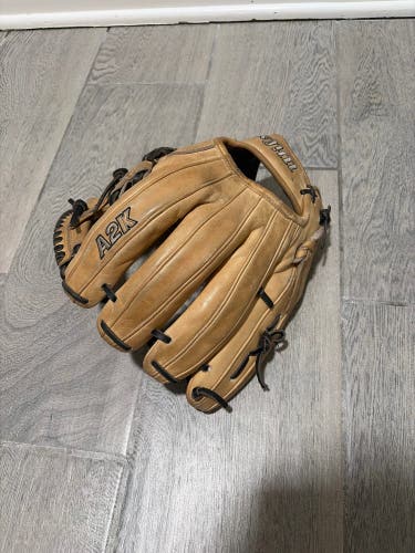 2024 Wilson A2K RH Infield Baseball Glove 11.75" (Used)