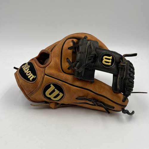 Wilson A2000 1786 11.5 Infield Baseball Glove
