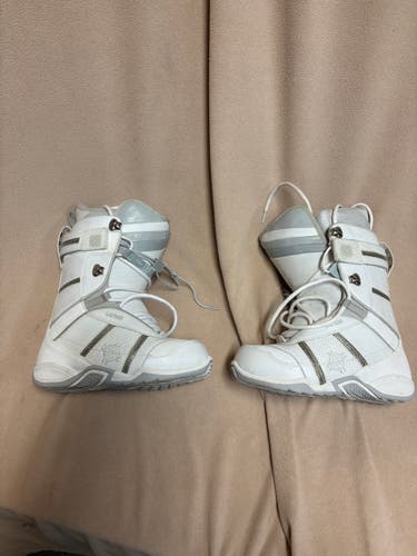 Women's Size M 6.0 (W 7.0) La Mar Snowboard Boots (Used)
