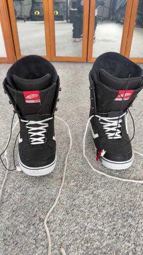 Men's Size M 8.5 (W 9.5) Vans Invado Snowboard Boots Medium Flex All Mountain (Used)
