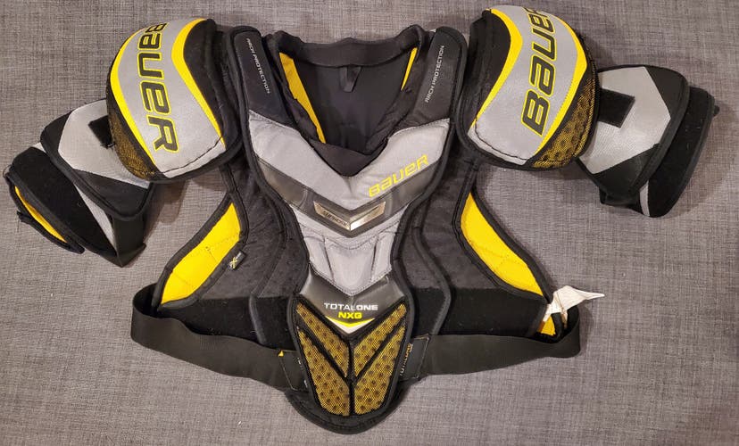 Men's XL Senior Bauer Supreme TotalOne NXG Shoulder Pads (Used)