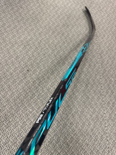 Senior Bauer Pulse Right Handed Hockey Stick P92 77 Flex (New)