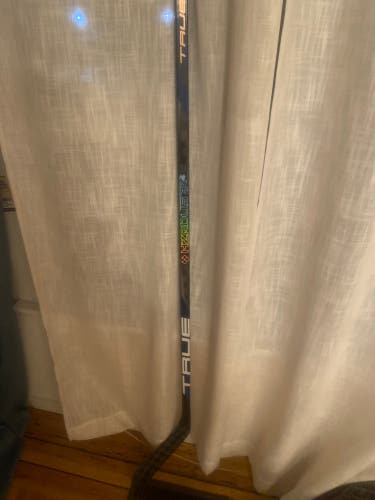 Senior True HZRDUS 9X4 Right Handed Hockey Stick Mid Pattern 95 Flex Pro Stock (Used)