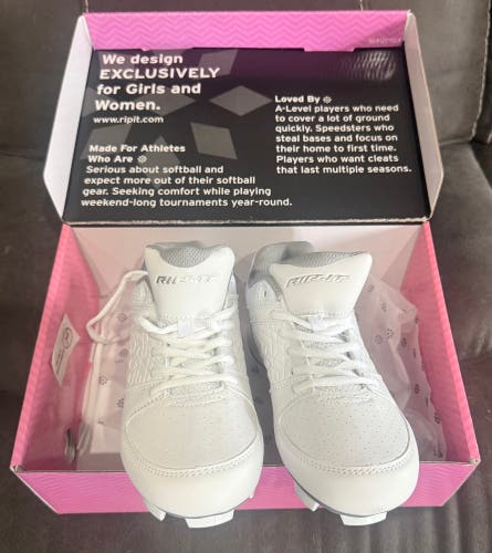 White Women's Low Top Molded Cleats (New)