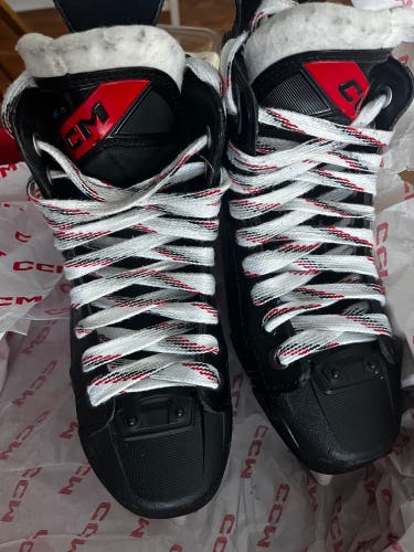 CCM JetSpeed Shock Hockey Skates Regular Width Size 5.5 (Used)