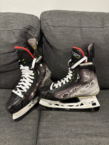 2021 Bauer Vapor Hyperlite Hockey Skates Size 6.5 (Used)