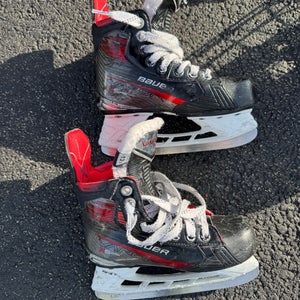 Bauer Vapor 5x Pro Youth Hockey Skates Regular Width 13.5 (Used)