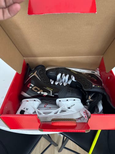 2024 CCM Tacks XF 90 Hockey Skates Regular Width Size 4.5 (New)