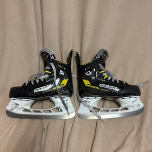 Bauer Supreme M4 Hockey Skates Regular Width Size 3 (Used)