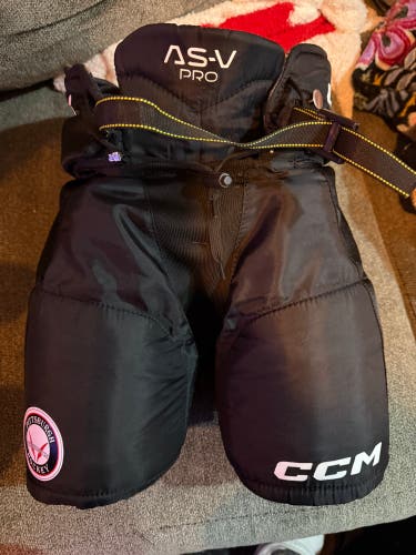 Men's Youth Large CCM Tacks AS-V Pro Hockey Pants (Used)