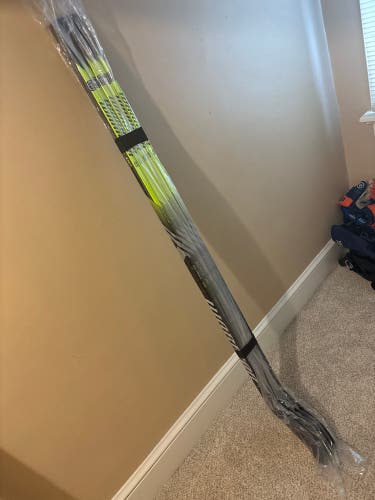 Senior Warrior Alpha LX2 Left Hand Hockey Stick P28 85 Flex Pro Stock (New)