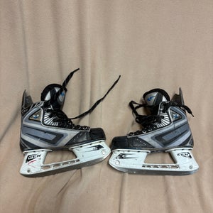 CCM Vector 08 Hockey Skates Regular Width 5 (Used)