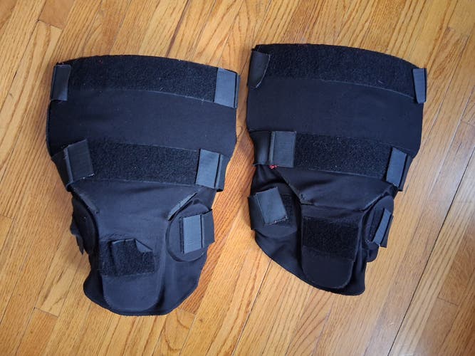 Maltese hockey goalie knee pads SR Small (Used)