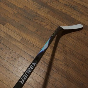 Intermediate Bauer Right Handed Hockey Stick P88 65 Flex (New)
