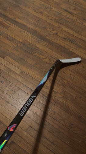 Intermediate Bauer Right Handed Hockey Stick P88 65 Flex (New)