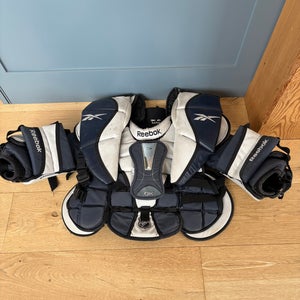 Medium Junior Reebok 9K Shoulder Pads (Used)