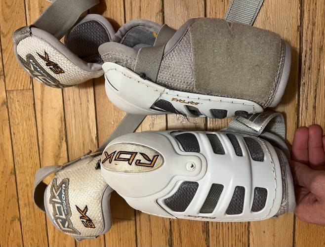 Senior Medium Reebok 6K Elbow Pads (Used)