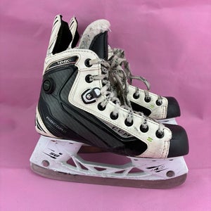 CCM Ribcor 44K White Hockey Skates JR 3