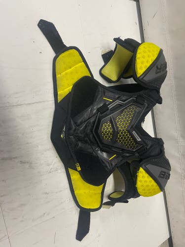 Small Junior Bauer Supreme Ultrasonic Shoulder Pads (Used)