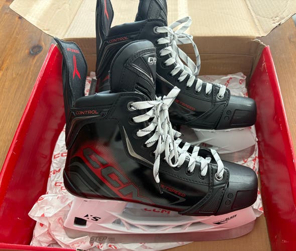 2025 CCM JetSpeed Control Hockey Skates Extra Wide Width 8 (Used)