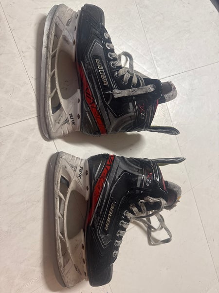 2019 Bauer Vapor X2.9 Hockey Skates Size 4.5 (Used)