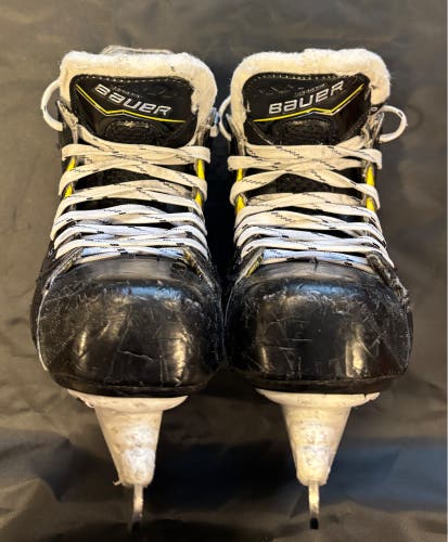 Bauer Supreme M40 Hockey Skates Regular Width 13 (Used)