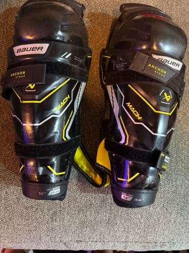 Youth Bauer Supreme Mach 10" Shin Pads (Used)