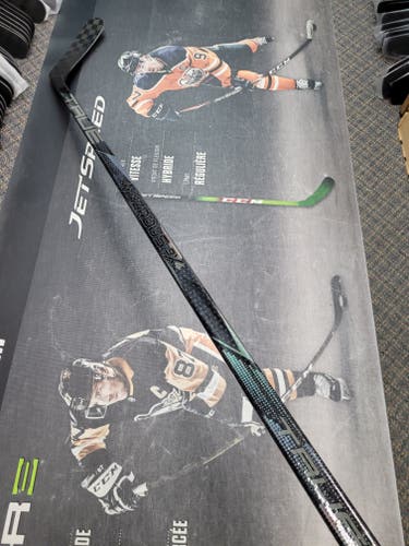 P92M | 95 Flex NEW! Senior True HZRDUS 9X4 Right Handed Hockey Stick Flex Pro Stock (New)