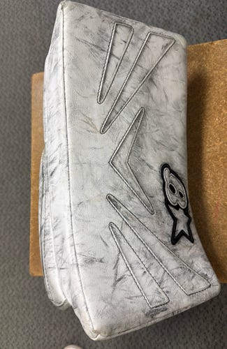 INT Brian's NETZERO blocker (Used) White Intermediate Regular Brians net zero ice hockey goal goalie