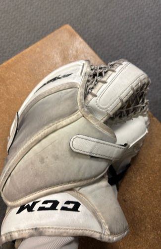 SR regular CCM Extreme Flex II 860 (Used) White Senior hockey Regular E flex 2 catcher catch glove