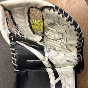 JR Regular Reebok 7000 (Used) Black Junior ice hockey catch glove catcher