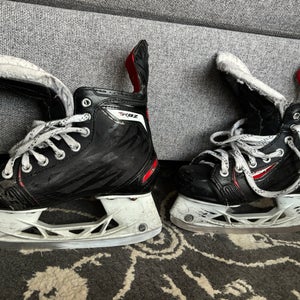 2013 CCM RBZ 80 Hockey Skates Regular Width Size 1 (Used)